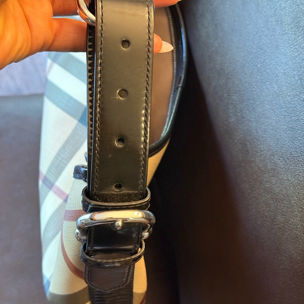 Burberry Black and Beige Check Shoulder Bag - Picture 7 of 11